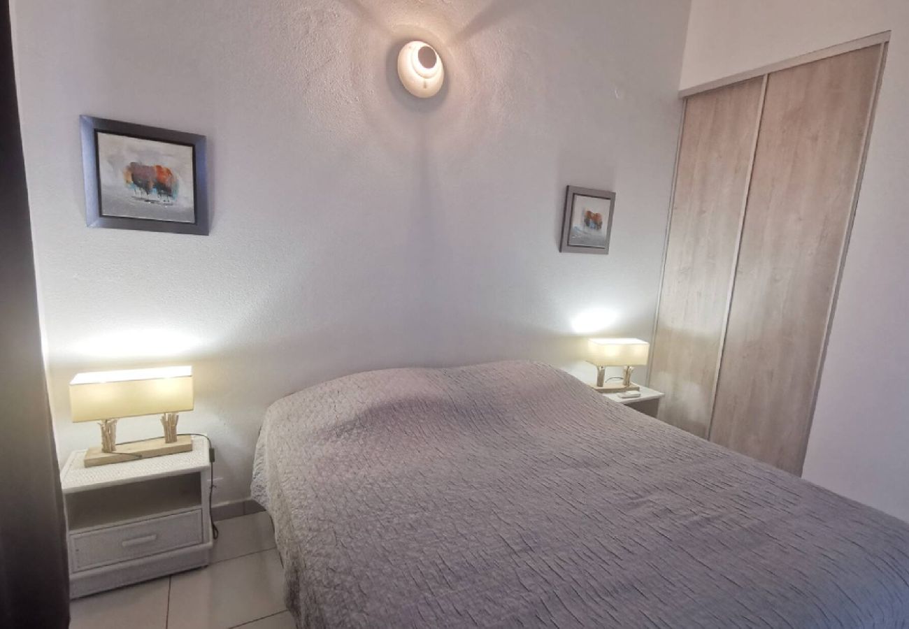 Villa in Sainte-Anne - Villa Sainte anne Ref G169A 5ch vue piscine plage