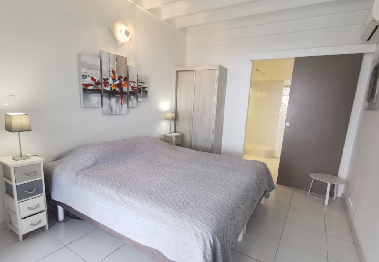 Villa in Sainte-Anne - Villa Sainte anne Ref G169A 5ch vue piscine plage