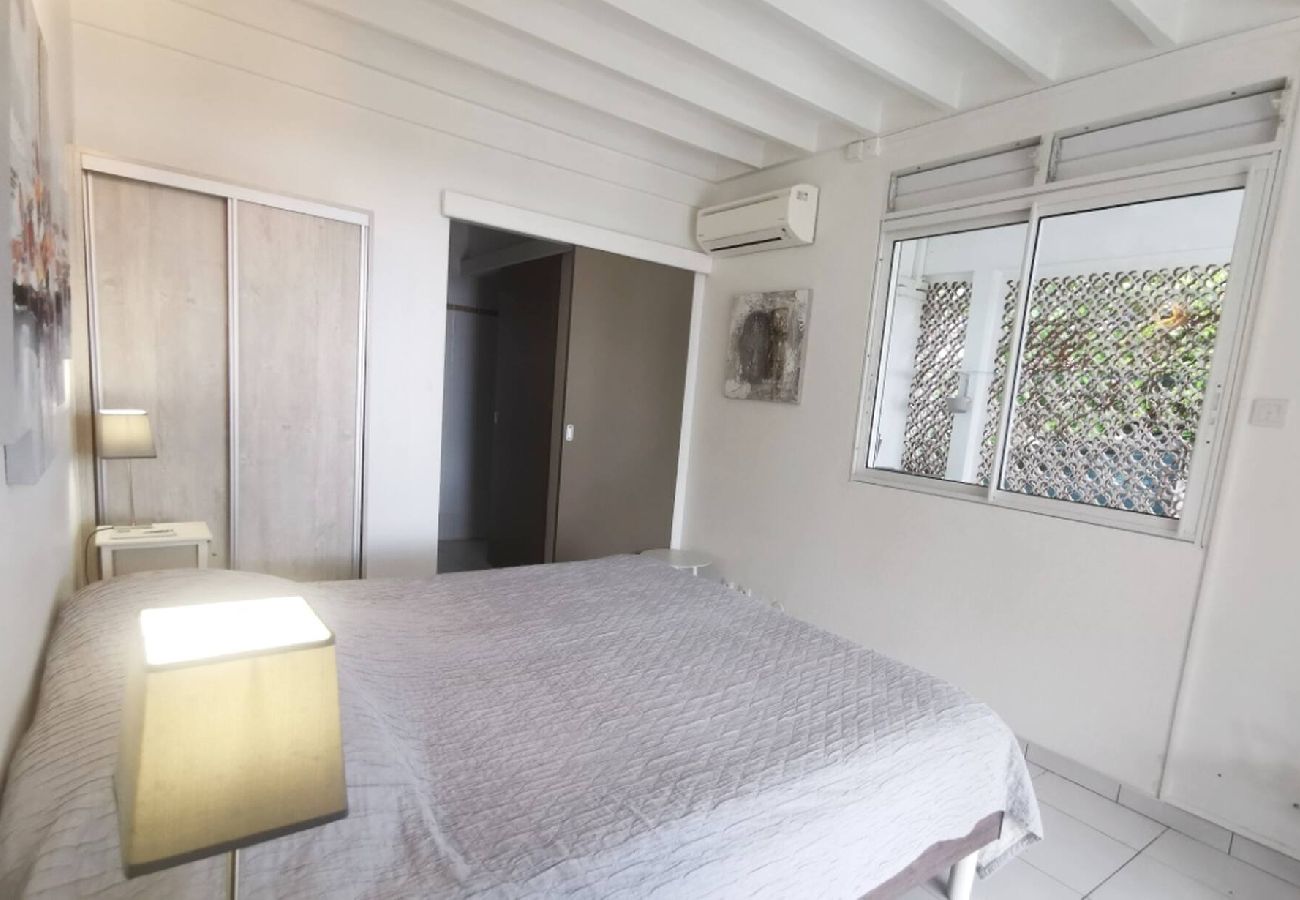 Villa in Sainte-Anne - Villa Sainte anne Ref G169A 5ch vue piscine plage