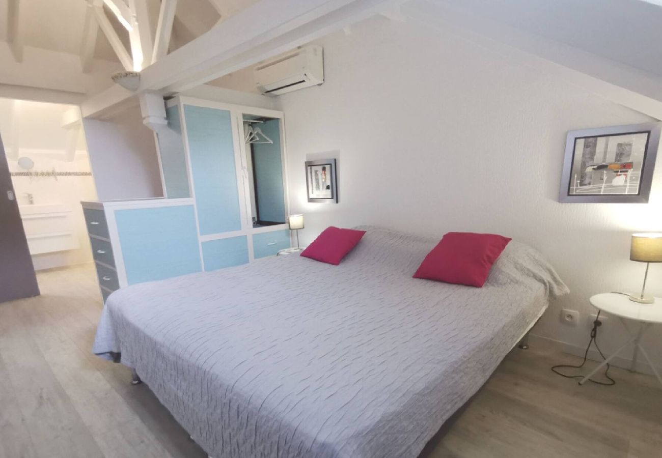 Villa in Sainte-Anne - Villa Sainte anne Ref G169A 5ch vue piscine plage