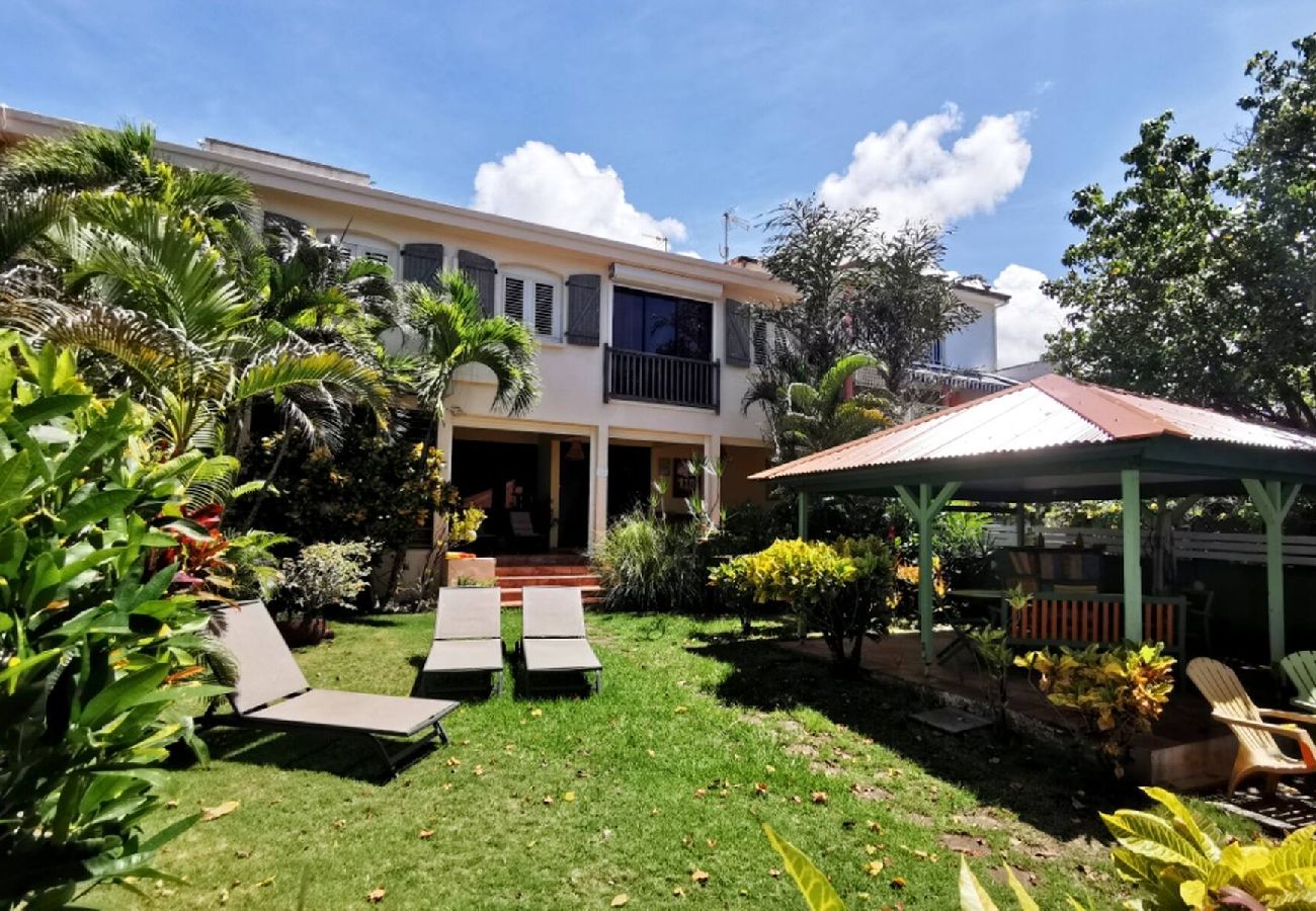 Villa in Le Diamant - Villa au Diamant Ref M133 5 ch jardin face mer