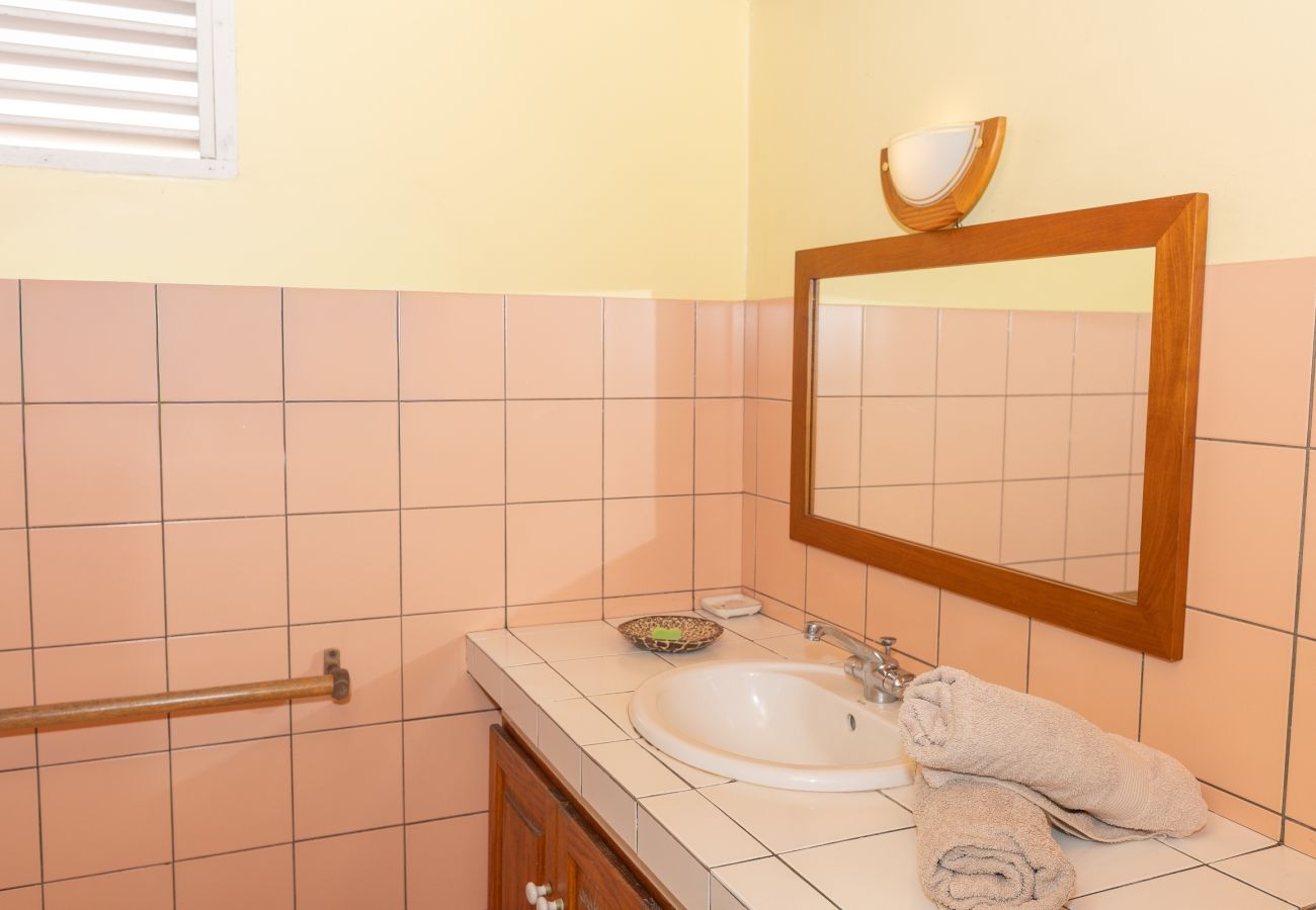 Villa in Le Diamant - Villa au Diamant Ref M133 5 ch jardin face mer