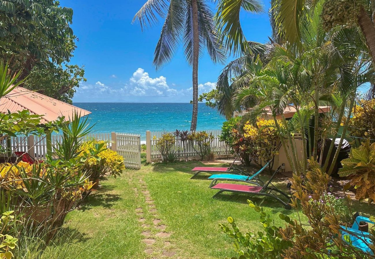 Villa in Le Diamant - Villa au Diamant Ref M133 5 ch jardin face mer