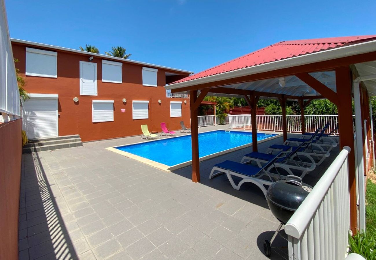 Villa in Le Gosier - Villa Sainte Anne ref G112A 5ch piscine 100m plage