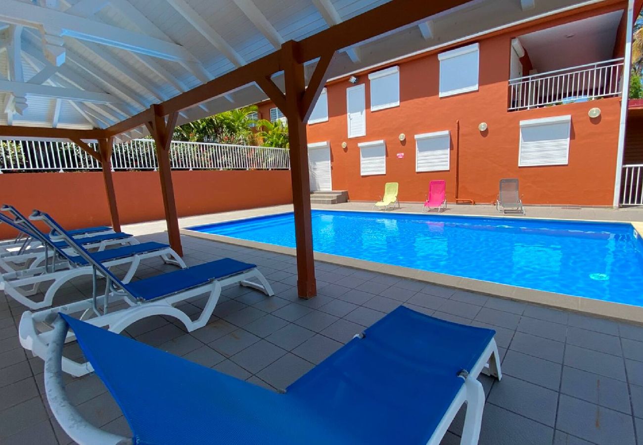 Villa in Le Gosier - Villa Sainte Anne ref G112A 5ch piscine 100m plage