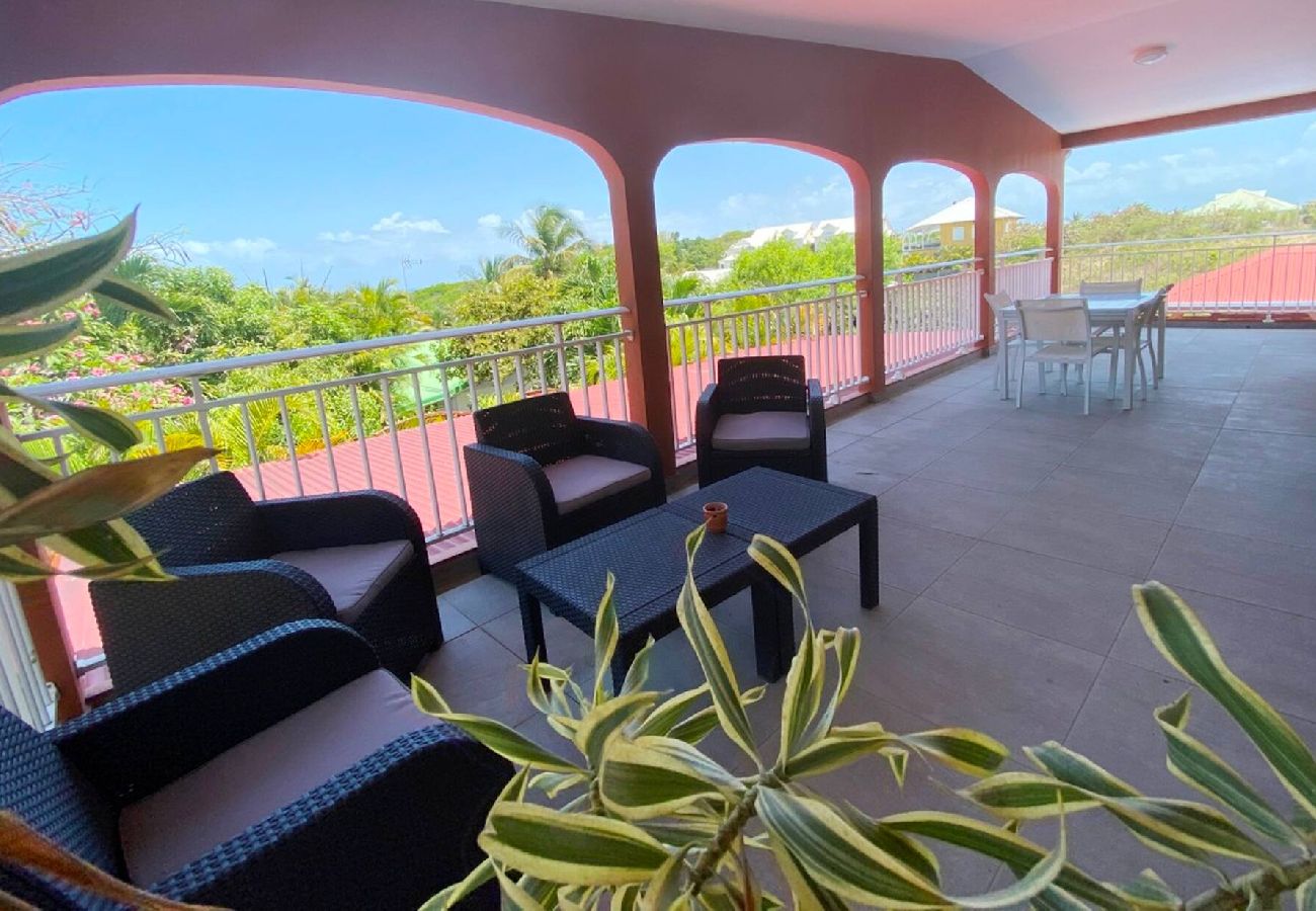Villa in Le Gosier - Villa Sainte Anne ref G112A 5ch piscine 100m plage
