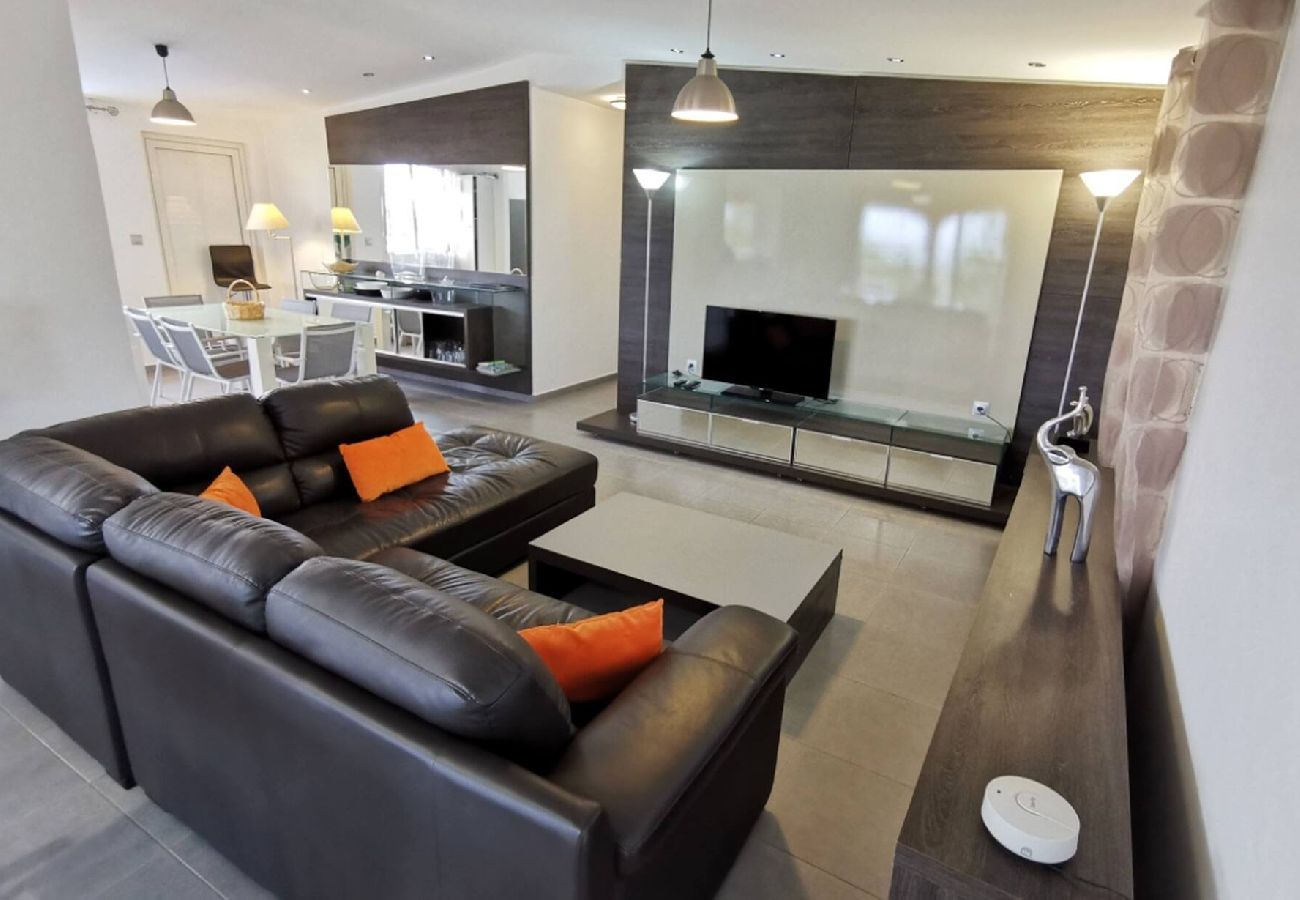 Villa in Le Gosier - Villa Sainte Anne ref G112A 5ch piscine 100m plage