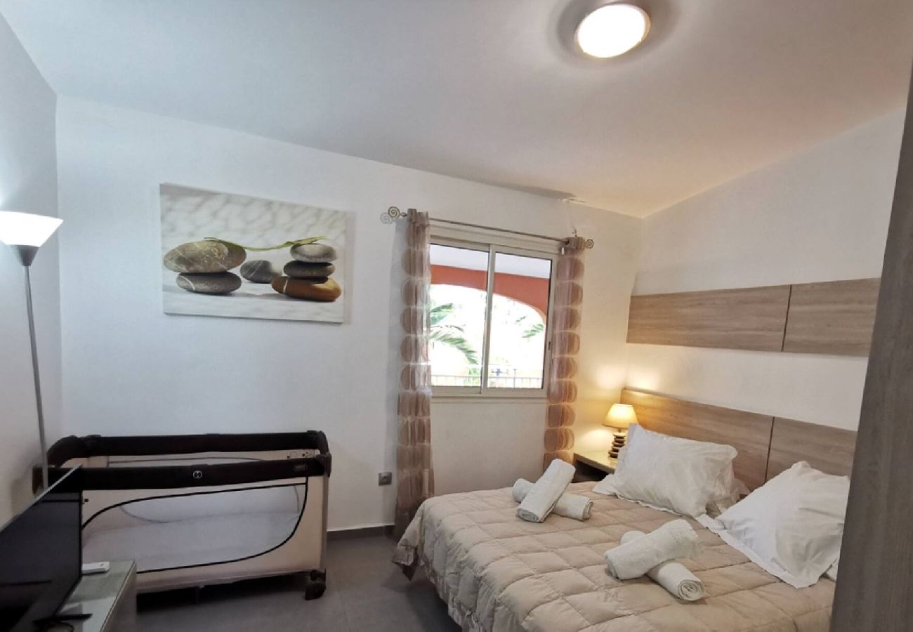 Villa in Le Gosier - Villa Sainte Anne ref G112A 5ch piscine 100m plage