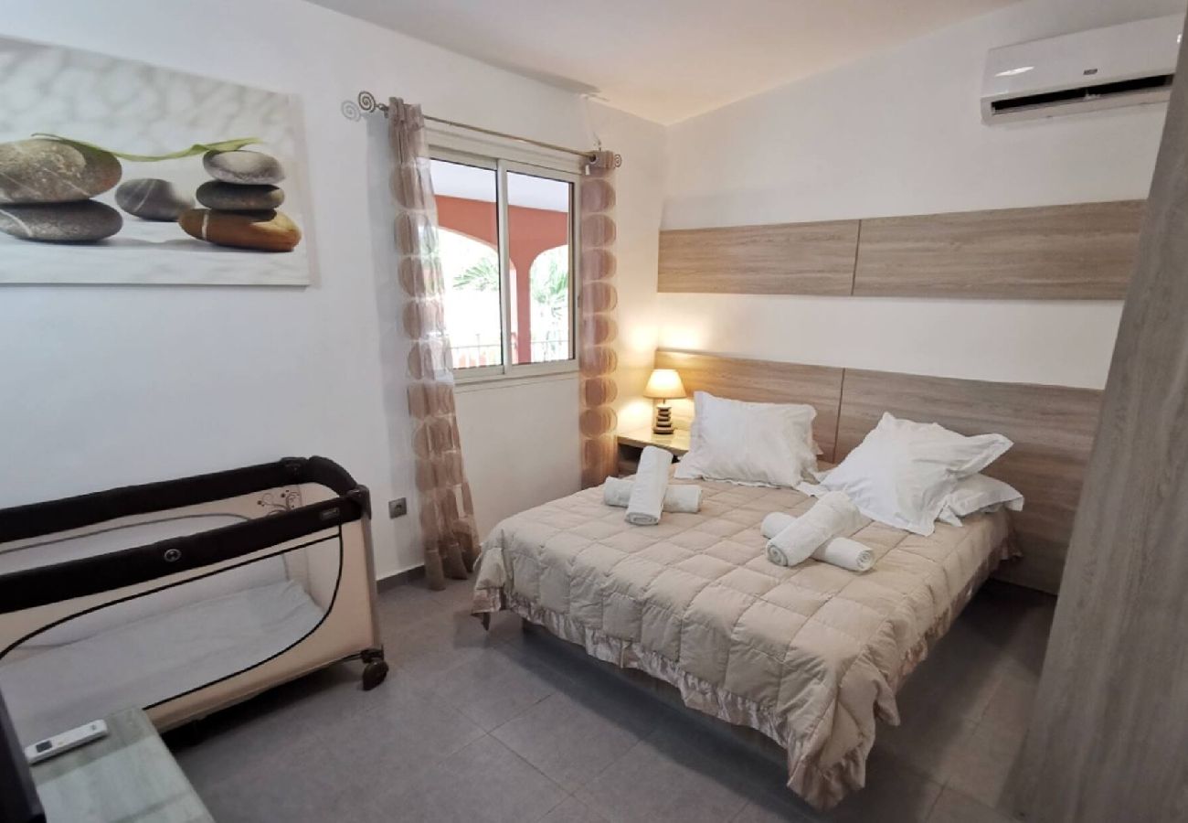 Villa in Le Gosier - Villa Sainte Anne ref G112A 5ch piscine 100m plage