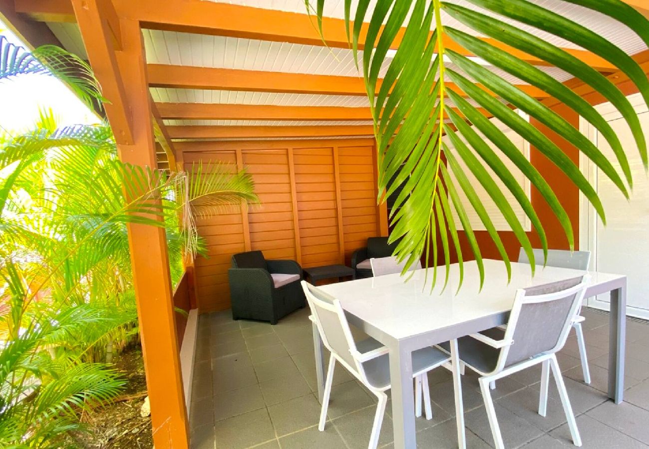 Villa in Le Gosier - Villa Sainte Anne ref G112A 5ch piscine 100m plage