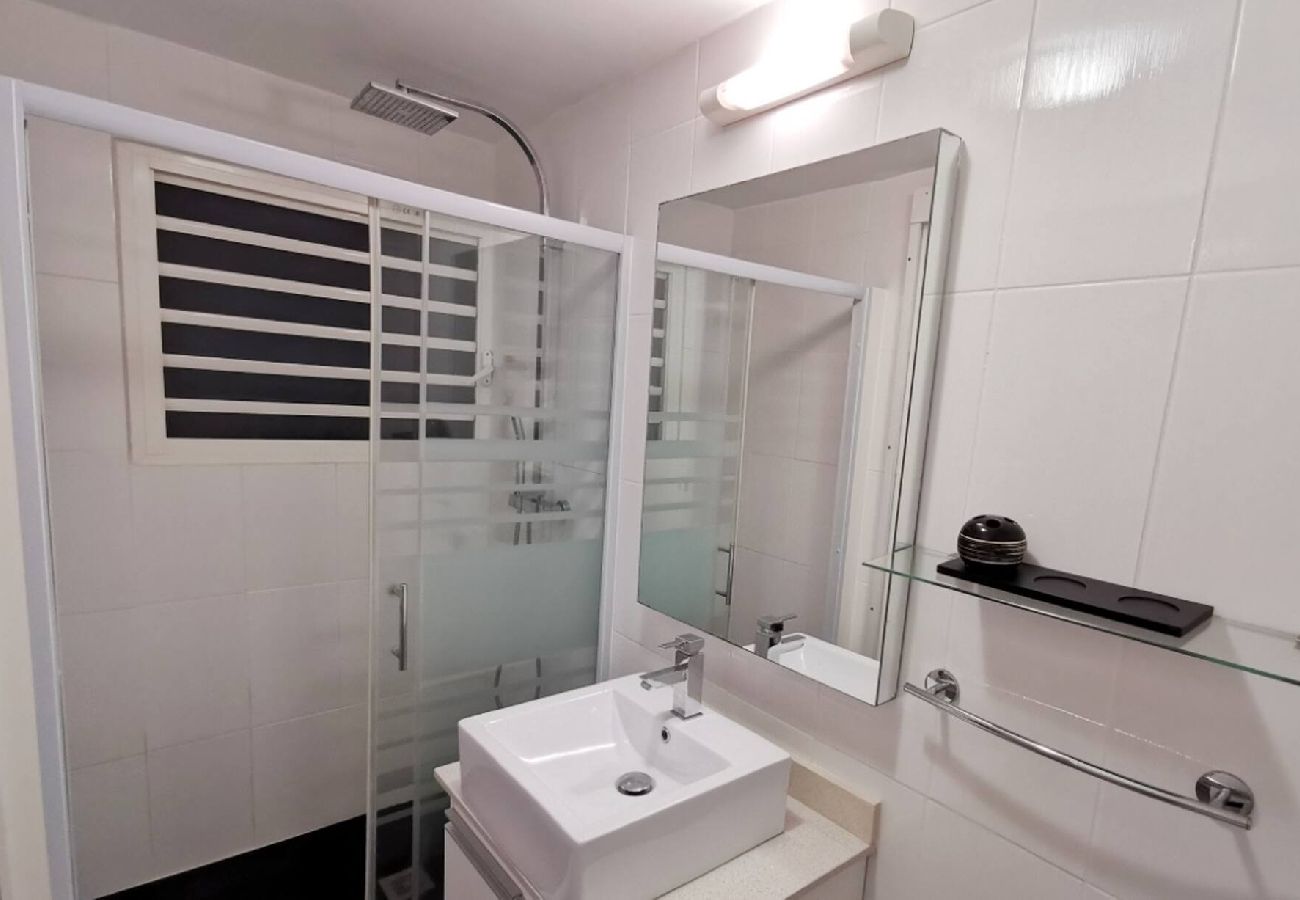Villa in Le Gosier - Villa Sainte Anne ref G112A 5ch piscine 100m plage