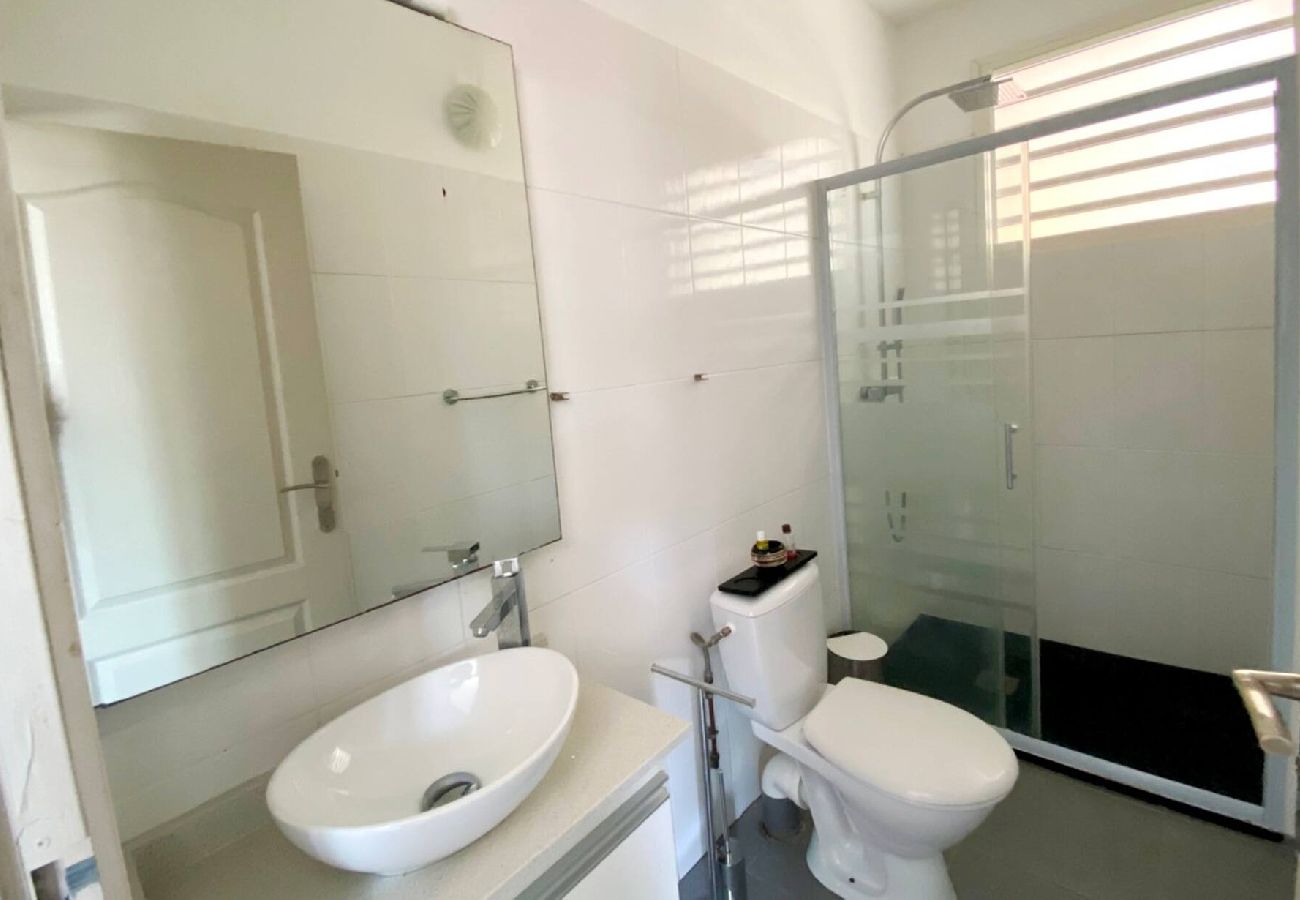 Villa in Le Gosier - Villa Sainte Anne ref G112A 5ch piscine 100m plage