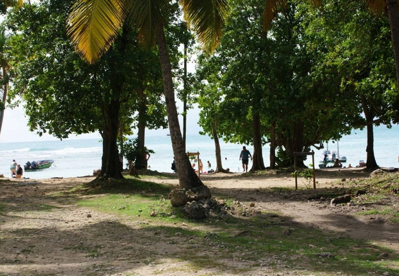 Villa in Le Gosier - Villa Sainte Anne ref G112A 5ch piscine 100m plage
