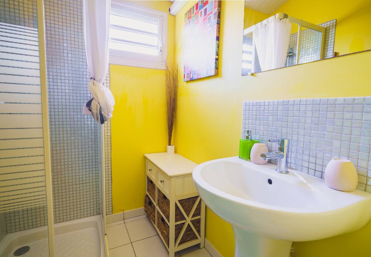 Villa in Sainte-Anne - Villa à Sainte Anne Ref G222 avec 6 chambres, pisc