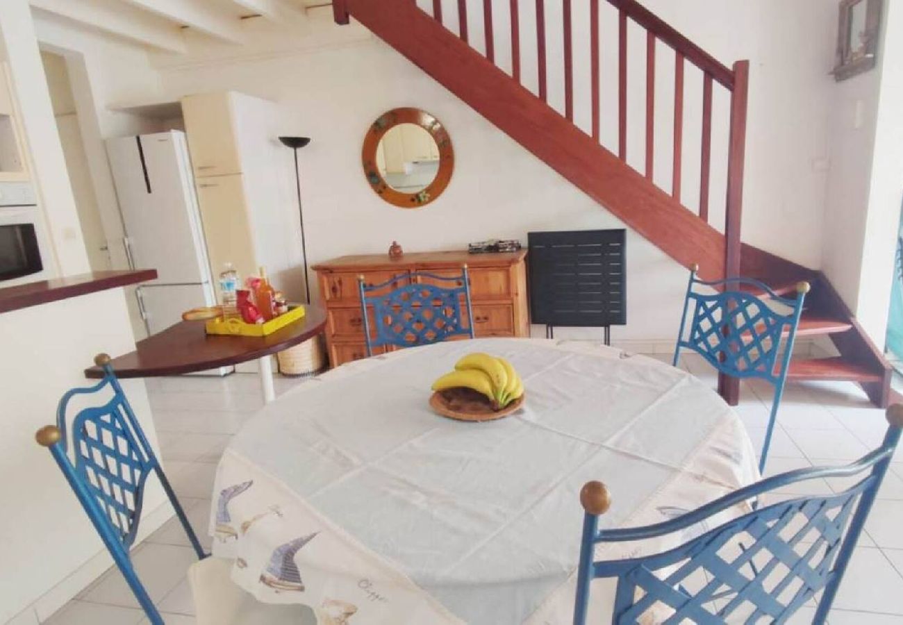 Villa in Sainte-Anne - Villa à Sainte Anne Ref M019 - 2 ch plage à 400m