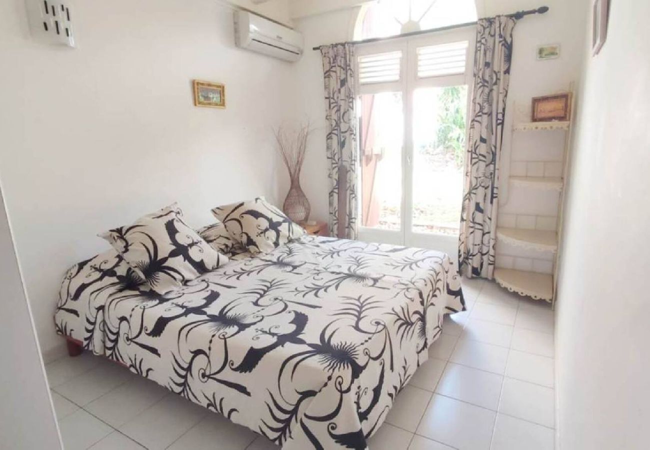 Villa in Sainte-Anne - Villa à Sainte Anne Ref M019 - 2 ch plage à 400m