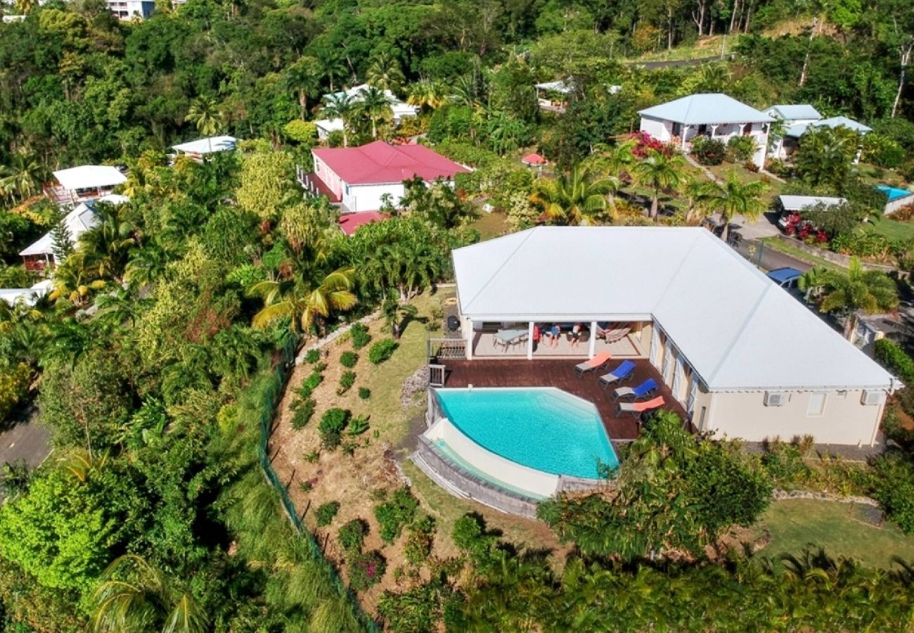 Villa in Deshaies - Villa à Deshaies G166A vue mer 3ch piscine