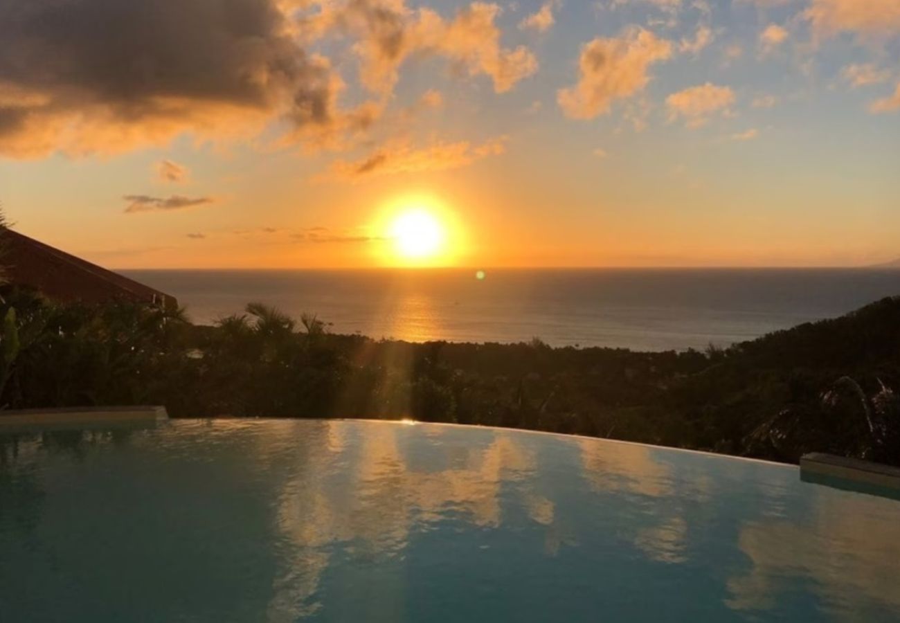 Villa in Deshaies - Villa à Deshaies G166A vue mer 3ch piscine