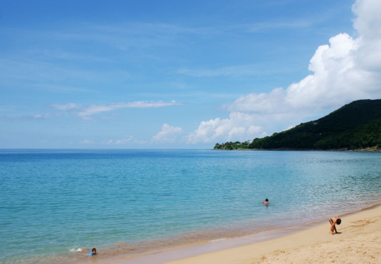 Villa in Deshaies - Villa à Deshaies G166A vue mer 3ch piscine