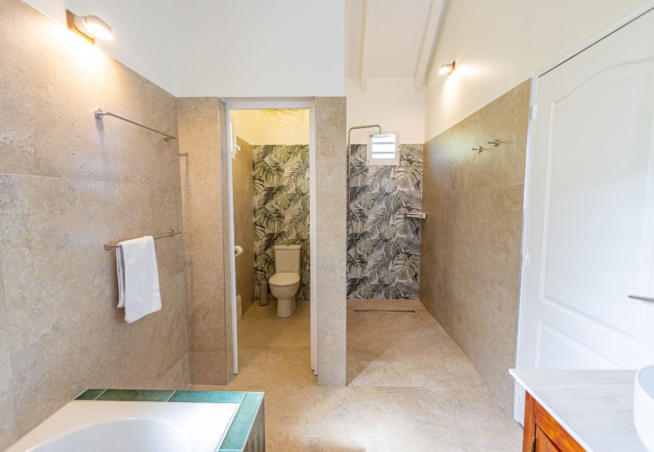 Villa in Deshaies - Villa à Deshaies G166A vue mer 3ch piscine