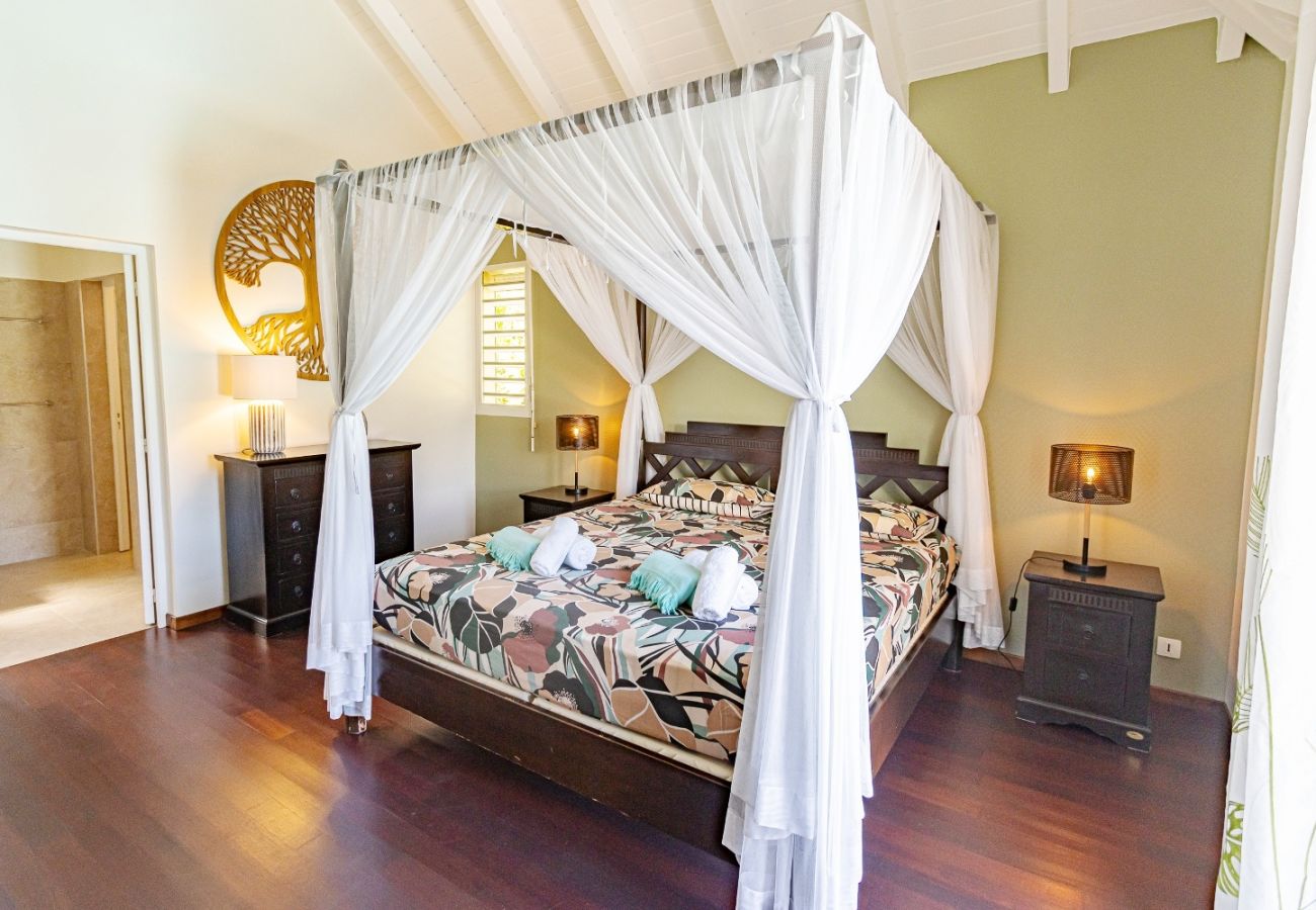 Villa in Deshaies - Villa à Deshaies G166A vue mer 3ch piscine