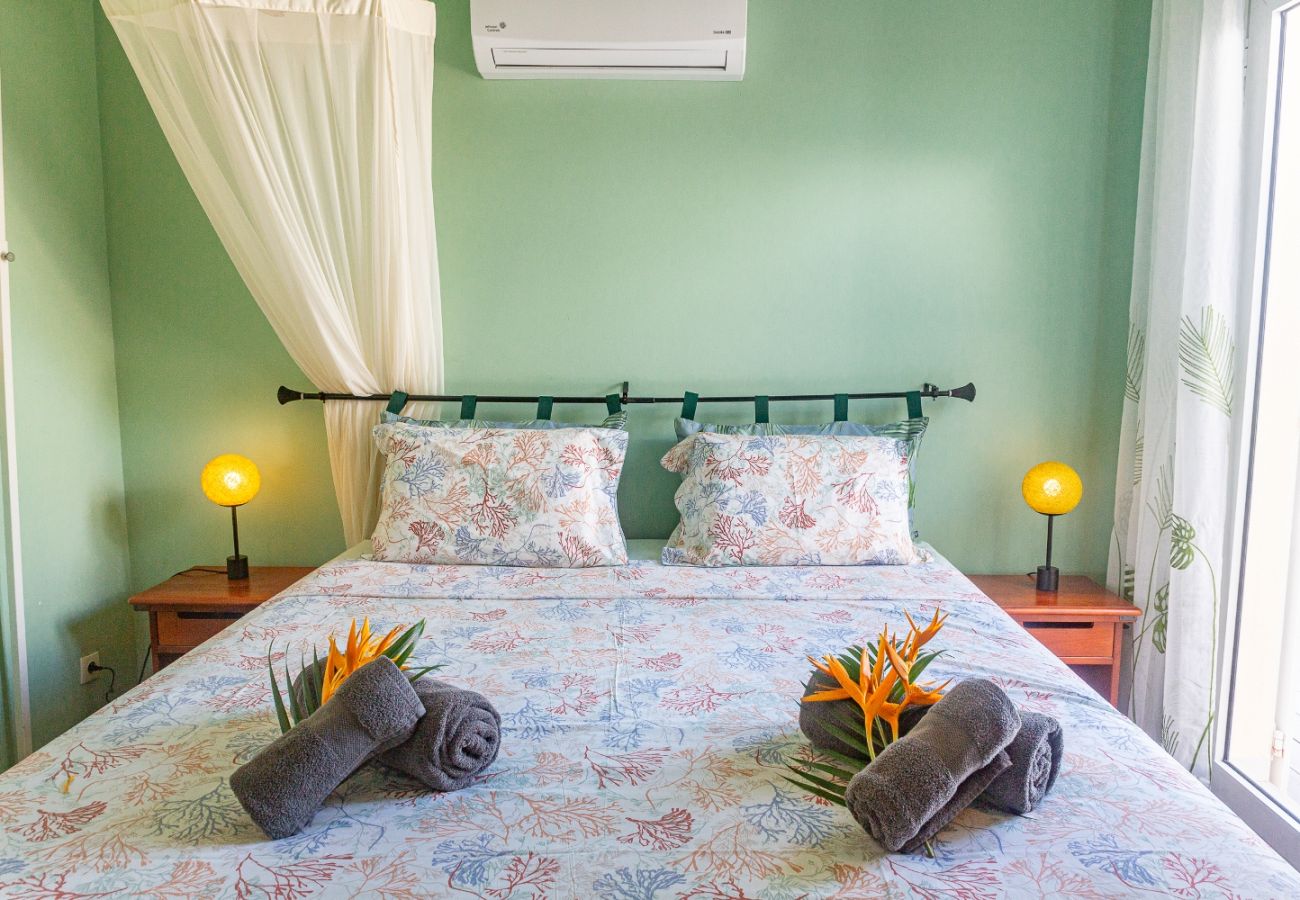 Villa in Deshaies - Villa à Deshaies G166A vue mer 3ch piscine