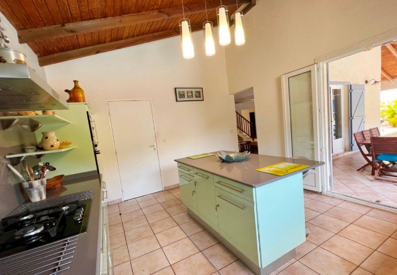 Villa in Sainte-Anne - Villa à Sainte Anne G104 3 ch piscine plage 600m