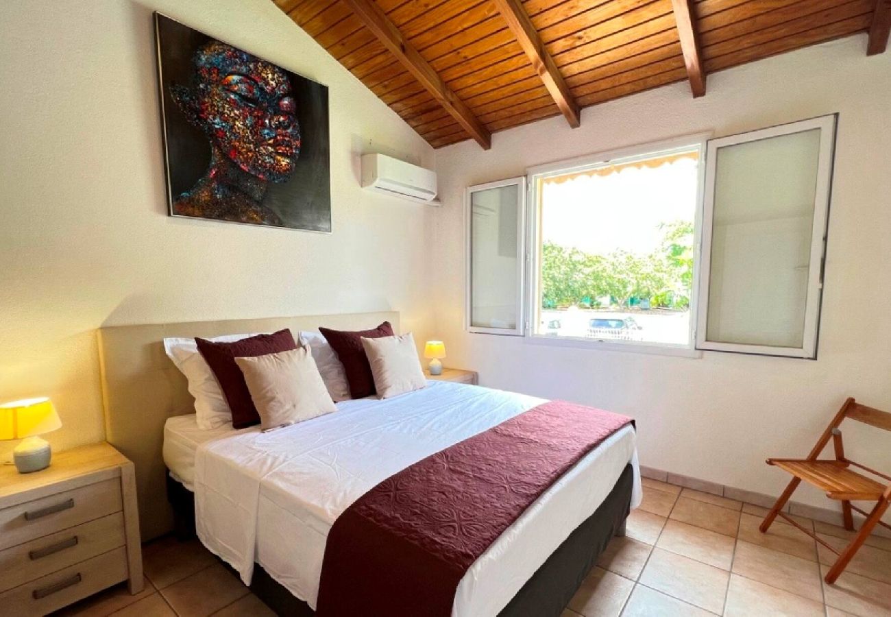 Villa in Sainte-Anne - Villa à Sainte Anne G104 3 ch piscine plage 600m