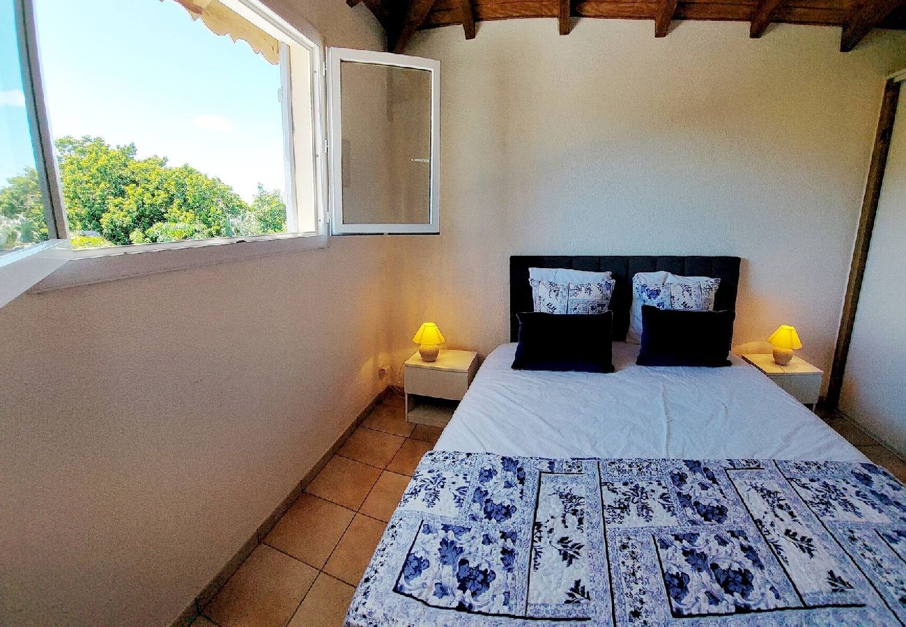 Villa in Sainte-Anne - Villa à Sainte Anne G104 3 ch piscine plage 600m