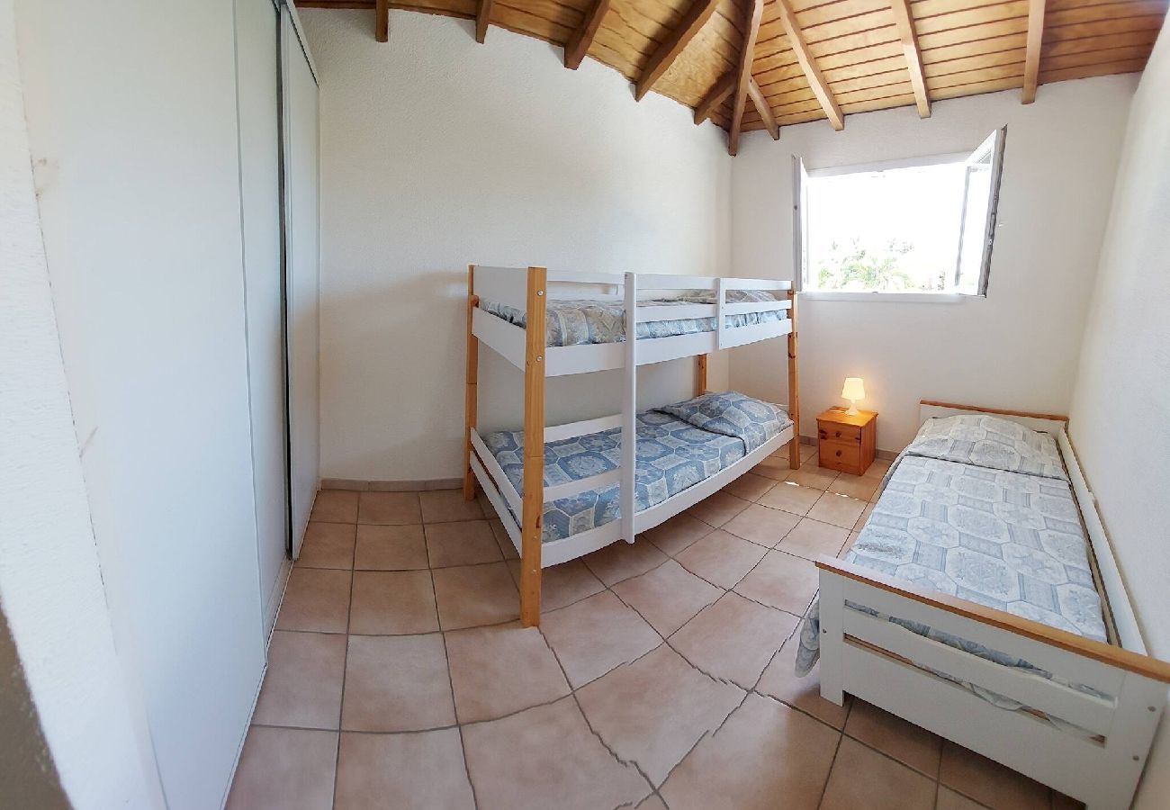 Villa in Sainte-Anne - Villa à Sainte Anne G104 3 ch piscine plage 600m