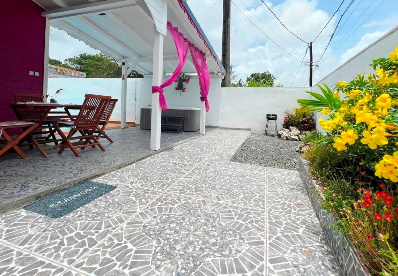Villa in Saint-François - Villa Saint François G009 2 chambres piscine spa