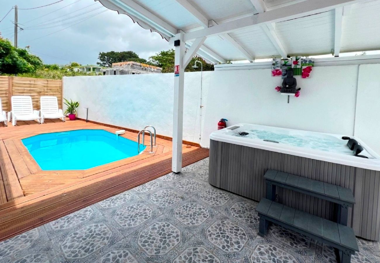 Villa in Saint-François - Villa Saint François G009 2 chambres piscine spa