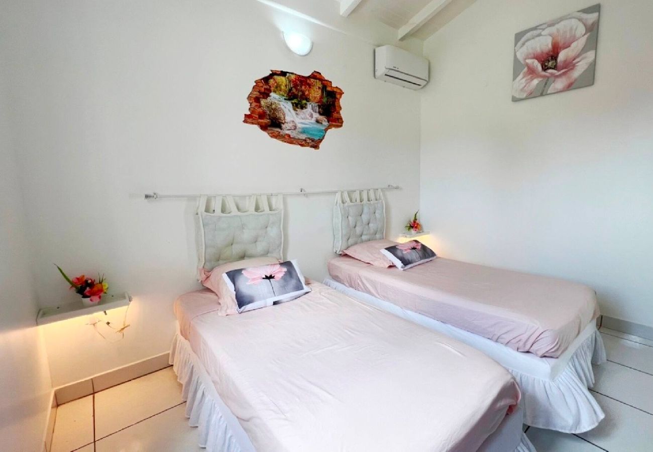 Villa in Saint-François - Villa Saint François G009 2 chambres piscine spa
