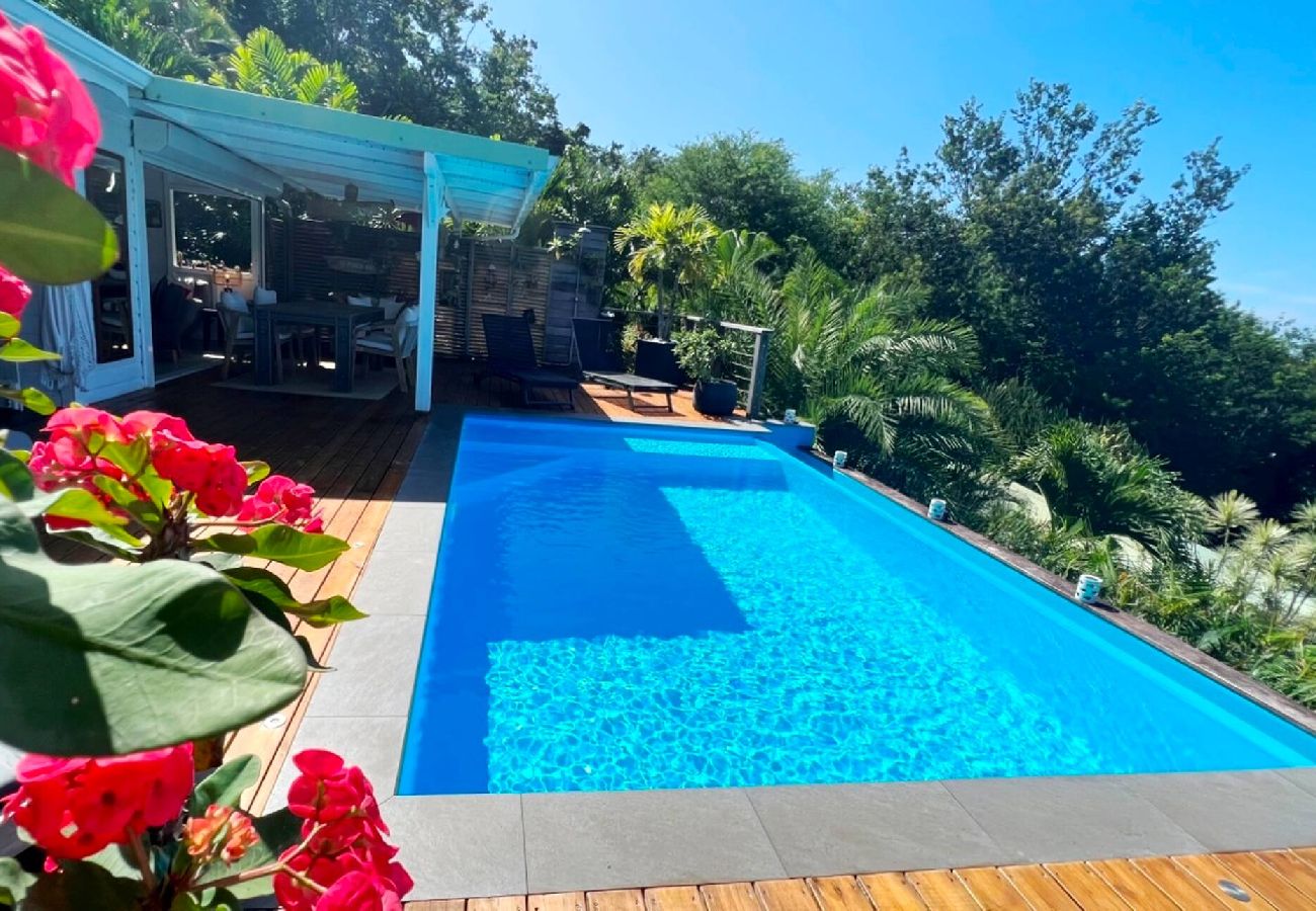 Villa in Deshaies - Villa à Deshaies G099C 2 chambres piscine vue mer