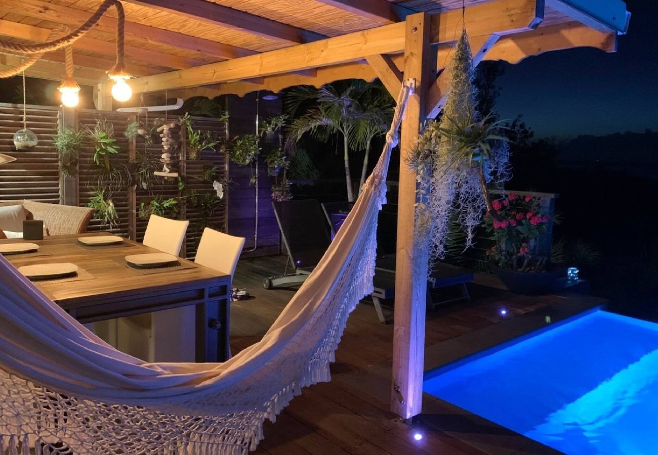 Villa in Deshaies - Villa à Deshaies G099C 2 chambres piscine vue mer