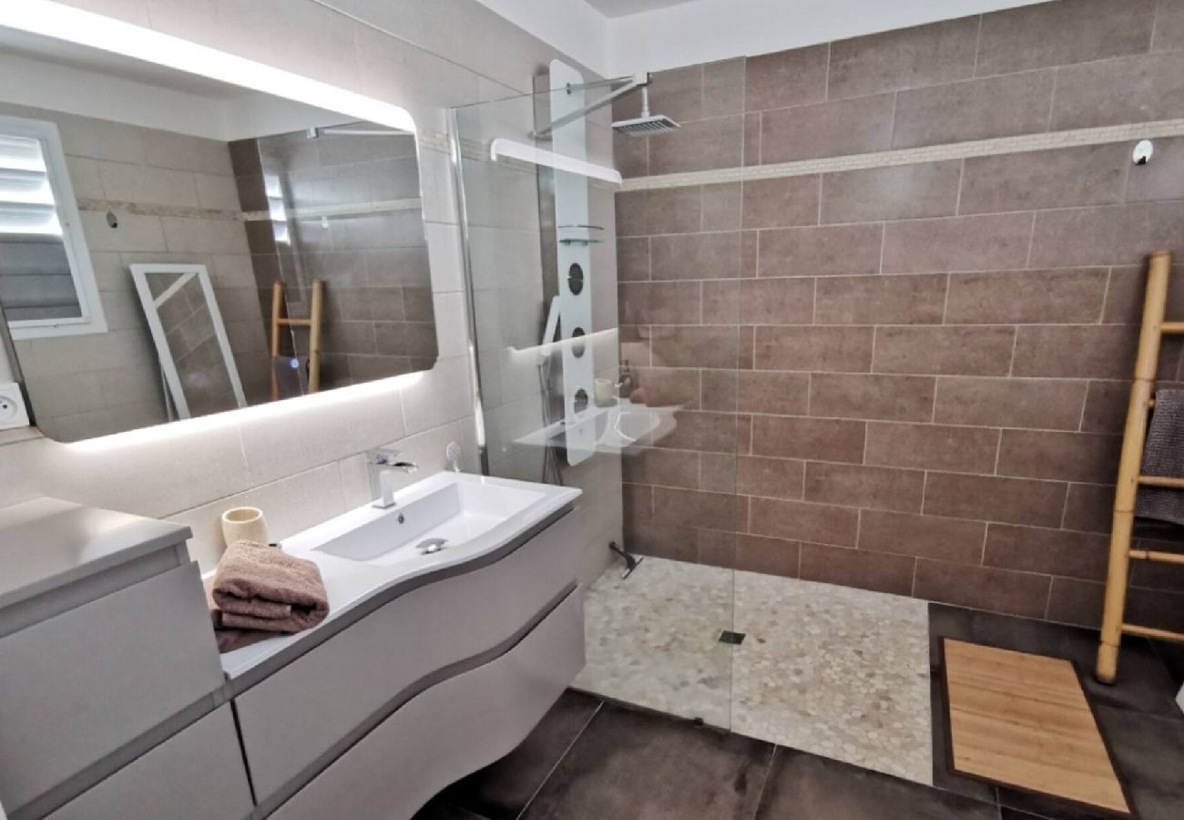 Villa in Saint-François - Villa à Saint François G017 - 1 chambre piscine