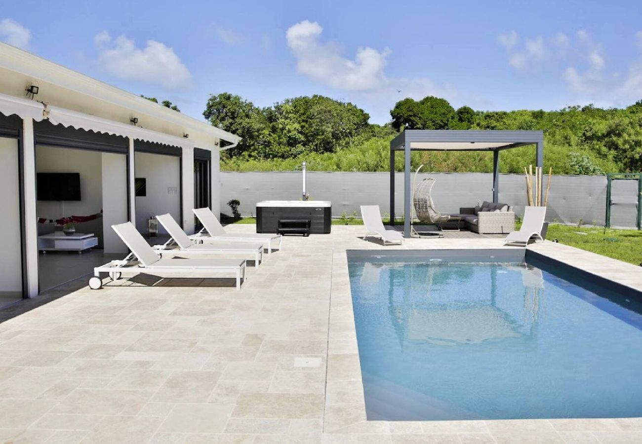 Villa in Saint-François - Villa à St François G163A - 4 chambres piscine