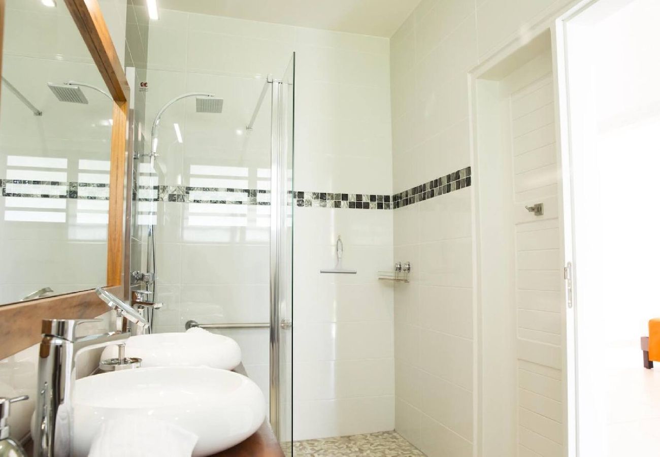 Villa in Saint-François - Villa à St François G163A - 4 chambres piscine