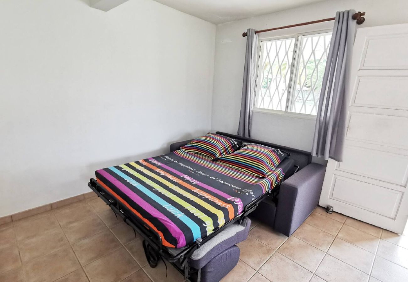 Villa in Sainte-Anne - Villa à Sainte Anne Ref M055 3ch piscine + 2appts