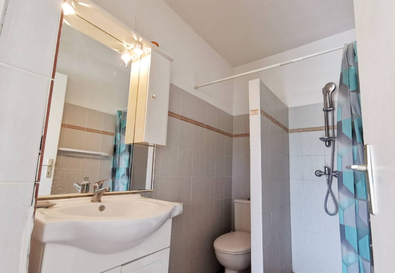 Villa in Sainte-Anne - Villa à Sainte Anne Ref M055 3ch piscine + 2appts