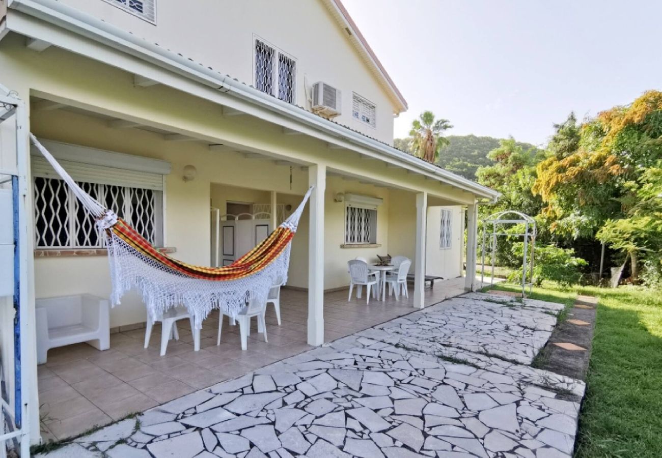 Villa in Sainte-Anne - Villa à Sainte Anne Ref M055 3ch piscine + 2appts