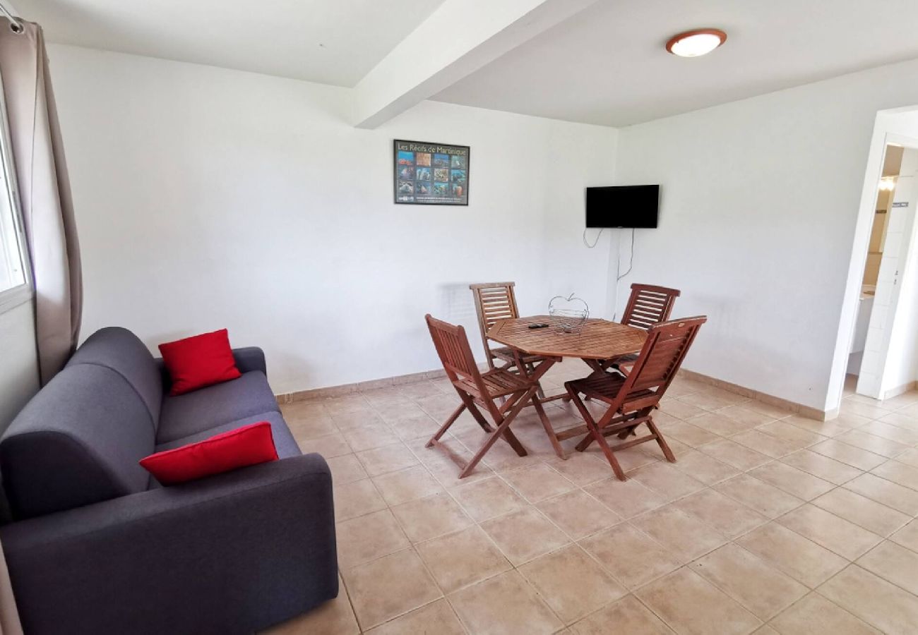 Villa in Sainte-Anne - Villa à Sainte Anne Ref M055 3ch piscine + 2appts