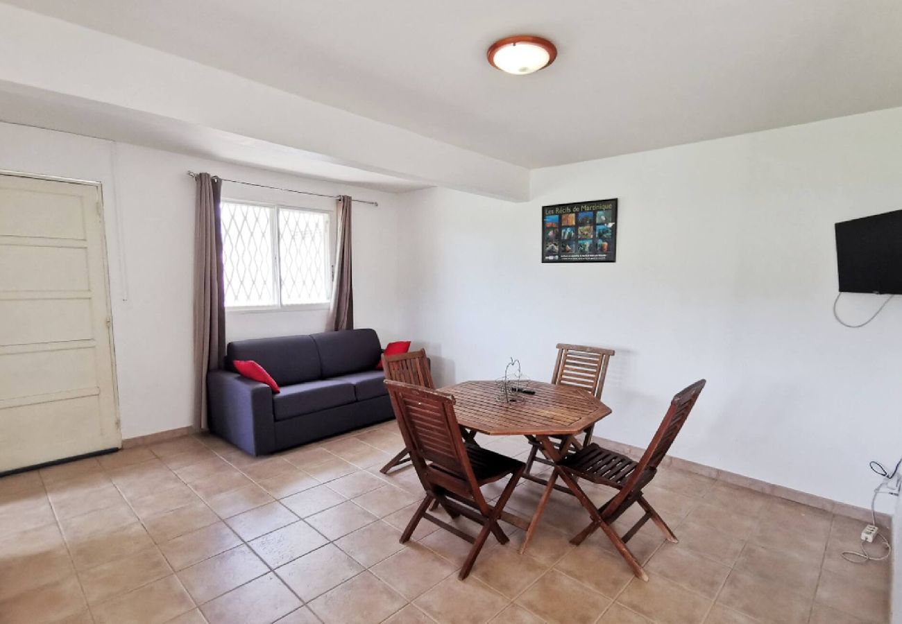 Villa in Sainte-Anne - Villa à Sainte Anne Ref M055 3ch piscine + 2appts