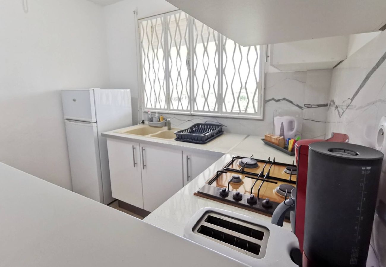 Villa in Sainte-Anne - Villa à Sainte Anne Ref M055 3ch piscine + 2appts