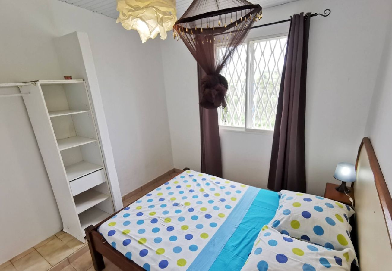 Villa in Sainte-Anne - Villa à Sainte Anne Ref M055 3ch piscine + 2appts