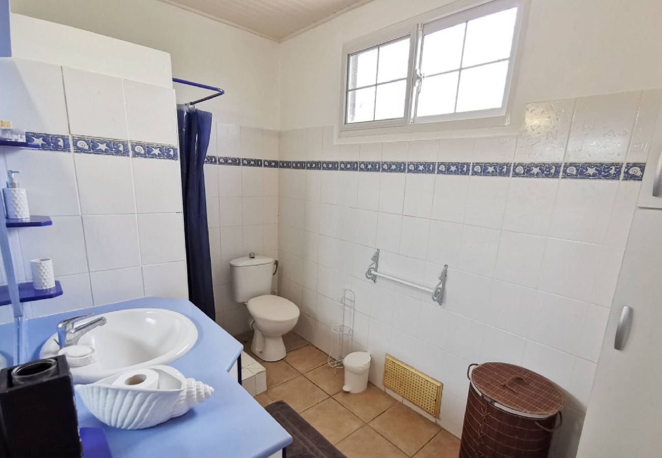 Villa in Sainte-Anne - Villa à Sainte Anne Ref M055 3ch piscine + 2appts