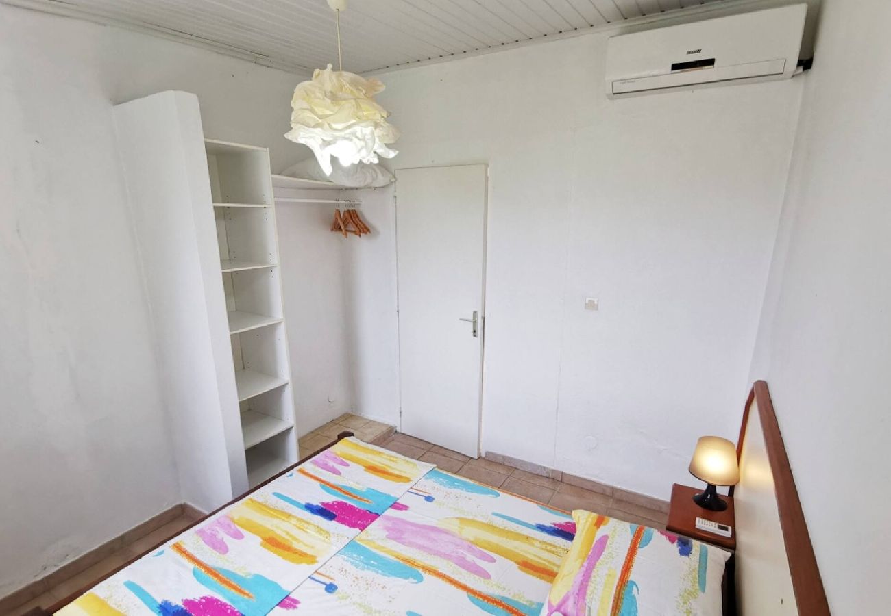 Villa in Sainte-Anne - Villa à Sainte Anne Ref M055 3ch piscine + 2appts