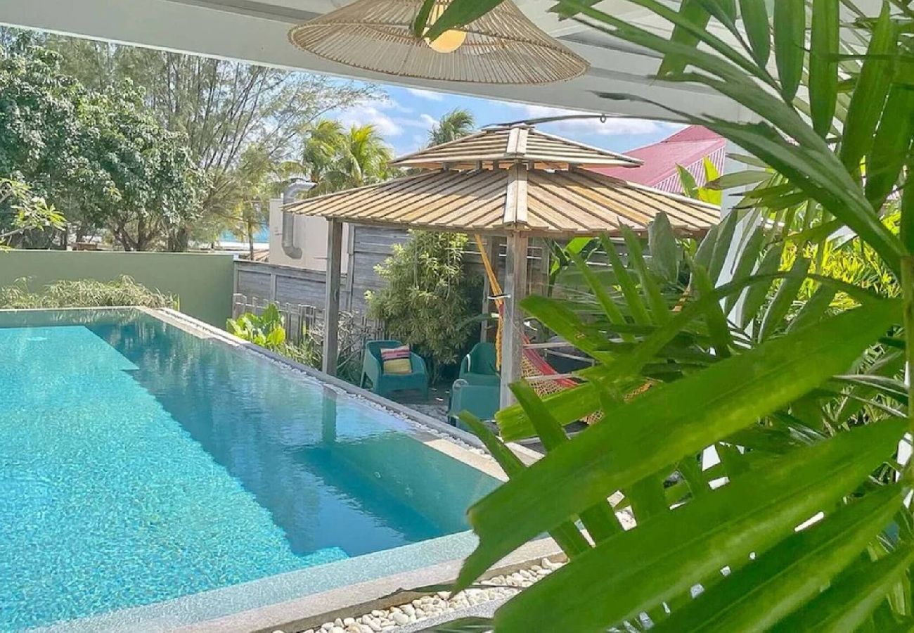 Villa in Saint-François - Villa à Saint François G212 - 4 ch piscine plage