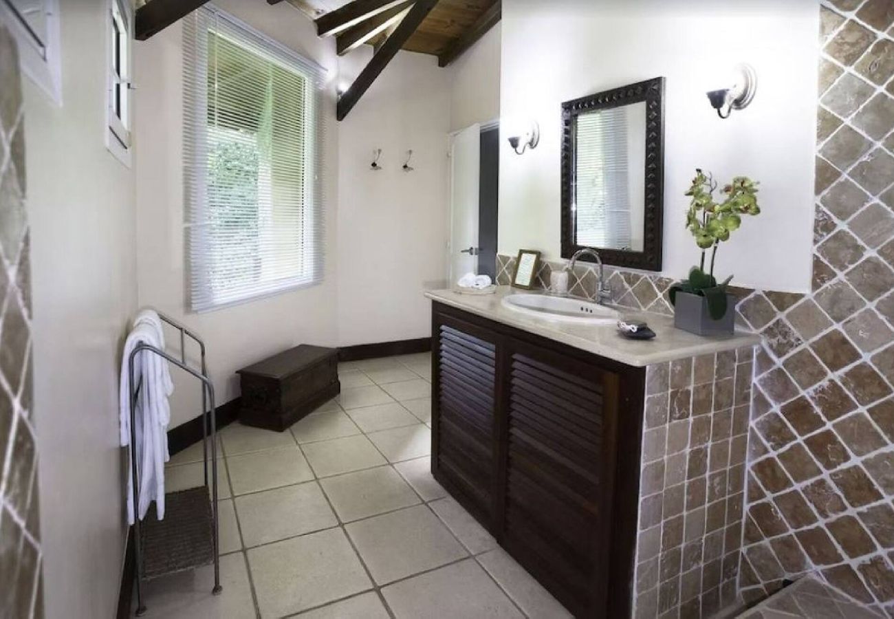 Villa in Deshaies - Villa à Deshaies G166D 2 chambres piscine vue mer