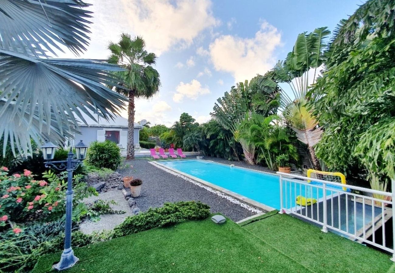 Villa in Saint-François - Villa à Saint François G153 - 3 ch piscine 6 pers